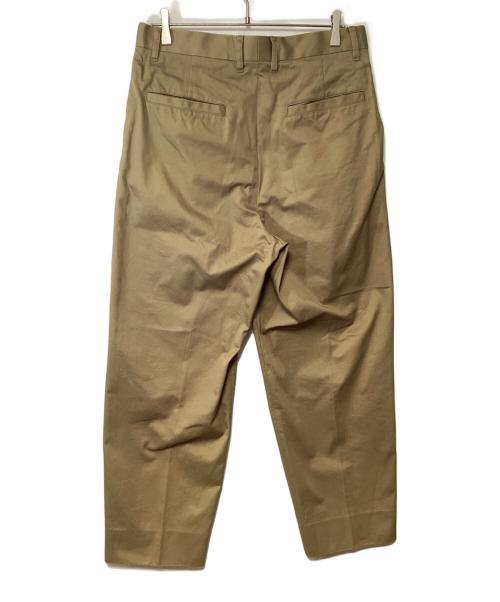 UNIVERSAL PRODUCTS.（ユニバーサルプロダクツ）UNIVERSAL PRODUCTS. (ユニバーサルプロダクツ) ONE TUCK CHINO TROUSERS カーキ サイズ:size3の古着・服飾アイテム