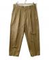 UNIVERSAL PRODUCTS.（ユニバーサルプロダクツ）の古着「ONE TUCK CHINO TROUSERS」｜カーキ