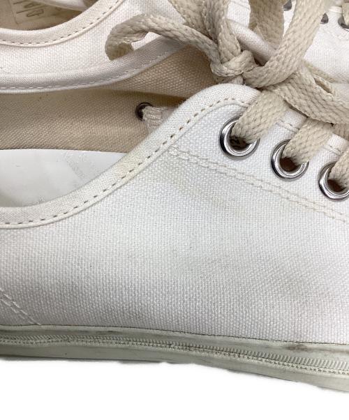 Maison Margiela（メゾンマルジェラ）Maison Margiela (メゾンマルジェラ) Destroy processing TABI SNEAKERS/ダメージ加工タビスニーカー ホワイト サイズ:37の古着・服飾アイテム