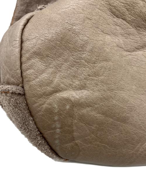 Te to Te（テトテ）Te to Te (テトテ) パッチワークレザートートバッグ グレージュの古着・服飾アイテム