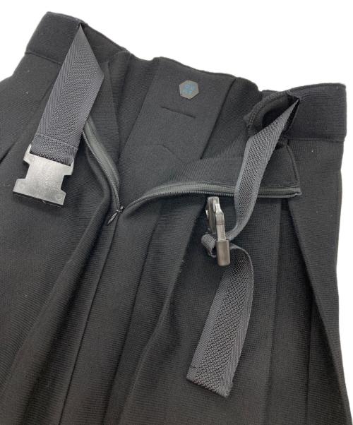 OUAT（オーユーエーティー）OUAT (オーユーエーティー) META SKIRT ブラック サイズ:2の古着・服飾アイテム