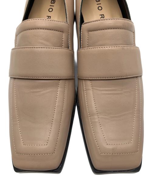 FABIO RUSCONI（ファビオルスコーニ）FABIO RUSCONI (ファビオルスコーニ) スクエアトゥローファー ベージュ サイズ:38の古着・服飾アイテム