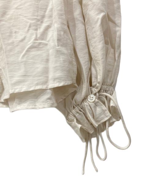 Spick and Span（スピック＆スパン）Spick and Span (スピック＆スパン) ハイブリットフリルリボンブラウス ベージュ サイズ:Freeの古着・服飾アイテム