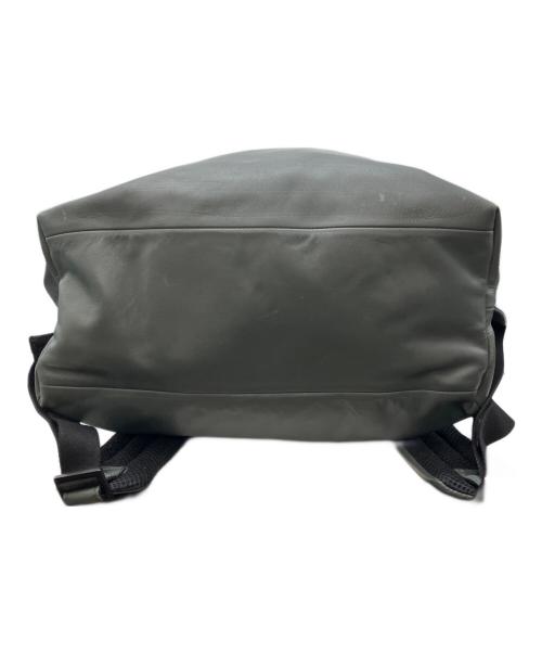 BOTTEGA VENETA（ボッテガベネタ）BOTTEGA VENETA (ボッテガベネタ) THE POACH LEATHER BAG/ザポーチレザーバックパック グレーの古着・服飾アイテム
