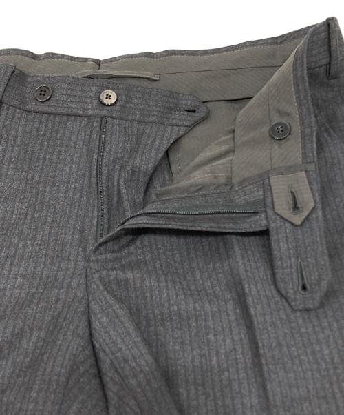 ERMENEGILDO ZEGNA（エルメネジルド・ゼニア）Ermenegildo Zegna (エルメネジルド・ゼニア) セットアップスーツ グレー サイズ:8-48 Cの古着・服飾アイテム