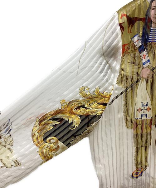 VERSACE（ヴェルサーチェ）VERSACE (ヴェルサーチェ) インディアン総柄シルクブラウス ホワイト×ブラック サイズ:38の古着・服飾アイテム