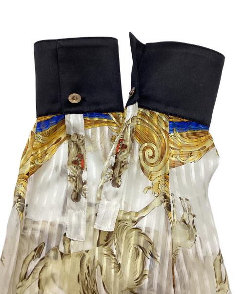 VERSACE（ヴェルサーチェ）VERSACE (ヴェルサーチェ) インディアン総柄シルクブラウス ホワイト×ブラック サイズ:38の古着・服飾アイテム