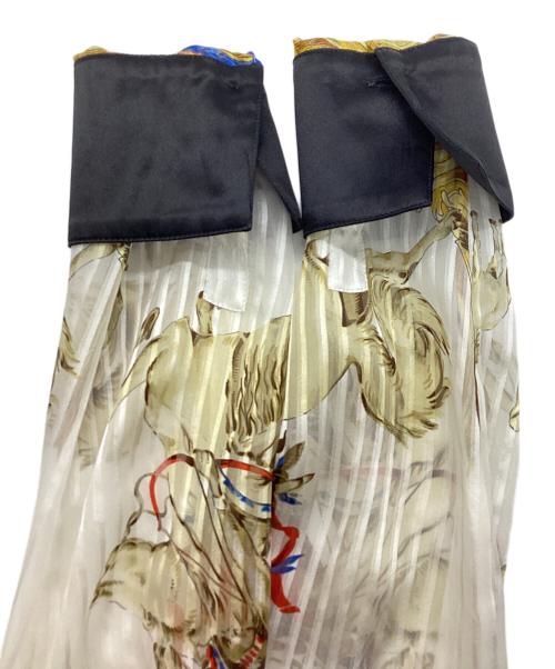 VERSACE（ヴェルサーチェ）VERSACE (ヴェルサーチェ) インディアン総柄シルクブラウス ホワイト×ブラック サイズ:38の古着・服飾アイテム