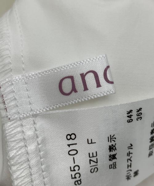 anana（アナナ）ANANA (アナナ) T/Cパールキーネックアシメフレアブラウス ホワイト サイズ:Freeの古着・服飾アイテム