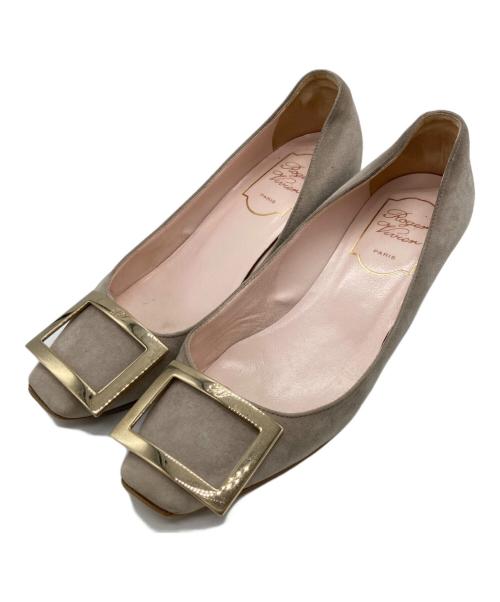 Roger Vivier（ロジェ ヴィヴィエ）Roger Vivier (ロジェ ヴィヴィエ) バックルスウェードパンプス ベージュ サイズ:SIZE34の古着・服飾アイテム