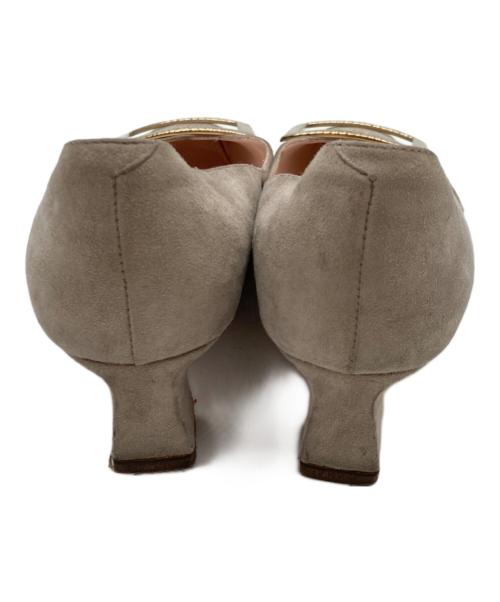 Roger Vivier（ロジェ ヴィヴィエ）Roger Vivier (ロジェ ヴィヴィエ) バックルスウェードパンプス ベージュ サイズ:SIZE34の古着・服飾アイテム