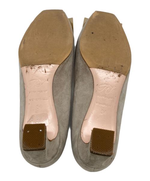 Roger Vivier（ロジェ ヴィヴィエ）Roger Vivier (ロジェ ヴィヴィエ) バックルスウェードパンプス ベージュ サイズ:SIZE34の古着・服飾アイテム
