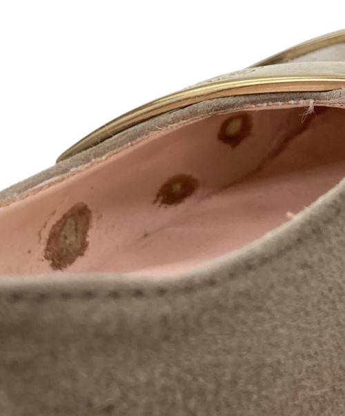 Roger Vivier（ロジェ ヴィヴィエ）Roger Vivier (ロジェ ヴィヴィエ) バックルスウェードパンプス ベージュ サイズ:SIZE34の古着・服飾アイテム