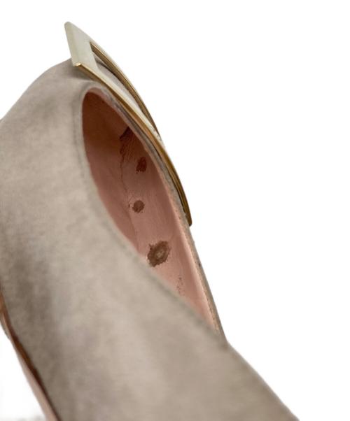 Roger Vivier（ロジェ ヴィヴィエ）Roger Vivier (ロジェ ヴィヴィエ) バックルスウェードパンプス ベージュ サイズ:SIZE34の古着・服飾アイテム