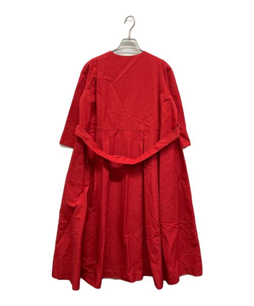 atelier KEISUZUKI（アトリエ ケイスズキ）atelier KEISUZUKI (アトリエ ケイスズキ) UNI ミカド ベルテットロングワンピースコート レッド サイズ:Freeの古着・服飾アイテム