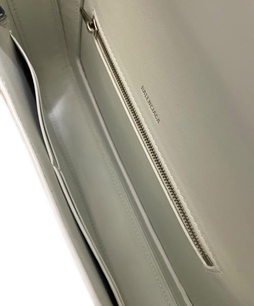 BALENCIAGA（バレンシアガ）BALENCIAGA (バレンシアガ) 型押しショルダーバッグ ホワイトの古着・服飾アイテム