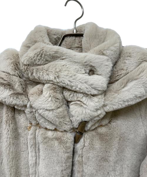 Lumier（リュミエ）Lumier (リュミエ) YUKKO COLLABORATION ECO FUR DUFFLE LONG COAT ベージュ サイズ:Mの古着・服飾アイテム