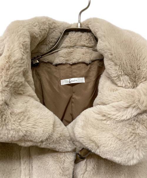 Lumier（リュミエ）Lumier (リュミエ) YUKKO COLLABORATION ECO FUR DUFFLE LONG COAT ベージュ サイズ:Mの古着・服飾アイテム