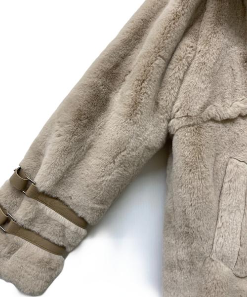 Lumier（リュミエ）Lumier (リュミエ) YUKKO COLLABORATION ECO FUR DUFFLE LONG COAT ベージュ サイズ:Mの古着・服飾アイテム