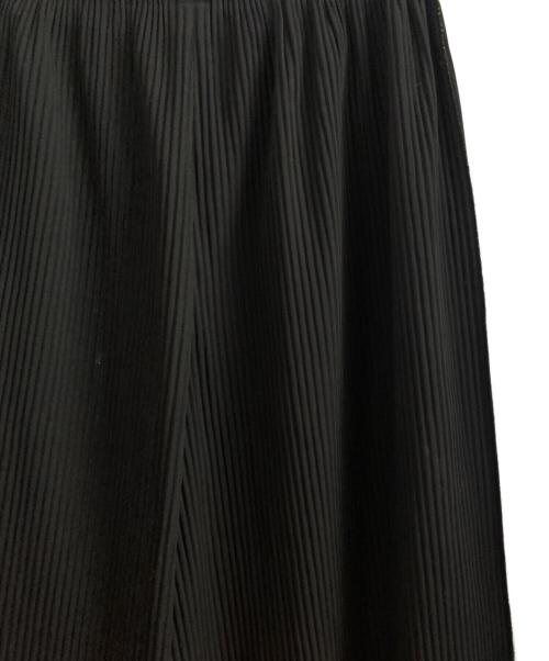 me ISSEY MIYAKE（ミーイッセイ ミヤケ）me ISSEY MIYAKE (ミーイッセイ ミヤケ) プリーツワイドパンツ ブラック サイズ:FREEの古着・服飾アイテム