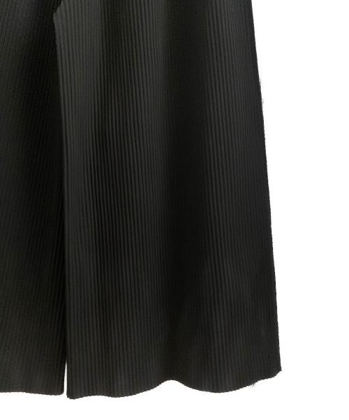 me ISSEY MIYAKE（ミーイッセイ ミヤケ）me ISSEY MIYAKE (ミーイッセイ ミヤケ) プリーツワイドパンツ ブラック サイズ:FREEの古着・服飾アイテム