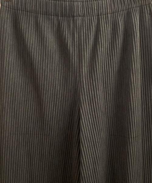 me ISSEY MIYAKE（ミーイッセイ ミヤケ）me ISSEY MIYAKE (ミーイッセイ ミヤケ) プリーツワイドパンツ グレー サイズ:Freeの古着・服飾アイテム