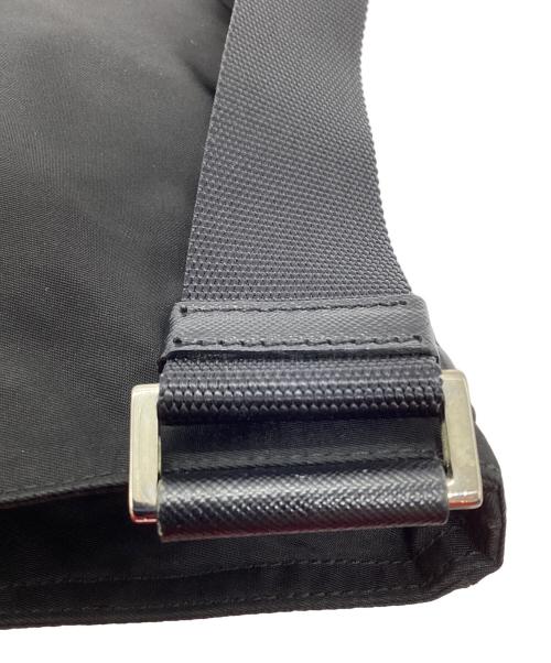 PRADA（プラダ）PRADA (プラダ) ナイロンショルダーバッグ ブラックの古着・服飾アイテム