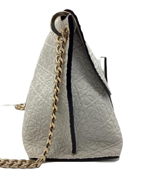 LOEWE（ロエベ）LOEWE (ロエベ) リピートアナグラムアベニューチェーンショルダーバッグ ホワイトの古着・服飾アイテム
