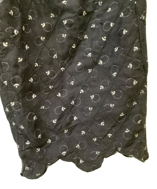 crinkle crinkle crinkle（クリンクル クリンクル クリンクル）crinkle crinkle crinkle (クリンクル クリンクル クリンクル) print quilting pants ブラック サイズ:Fの古着・服飾アイテム