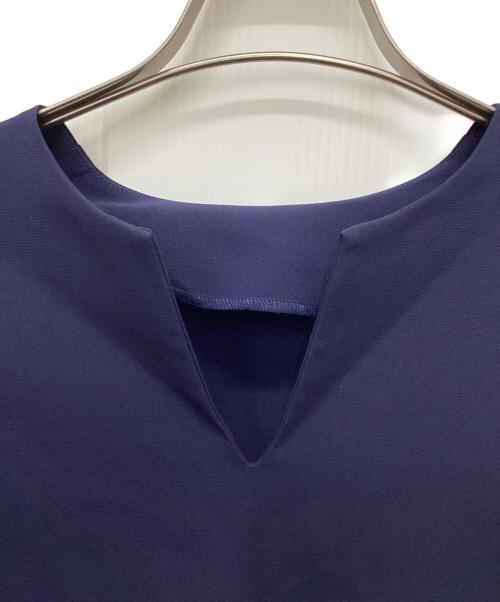 CADUNE（カデュネ）CADUNE (カデュネ) キーネックフレアブラウス ネイビー サイズ:36の古着・服飾アイテム