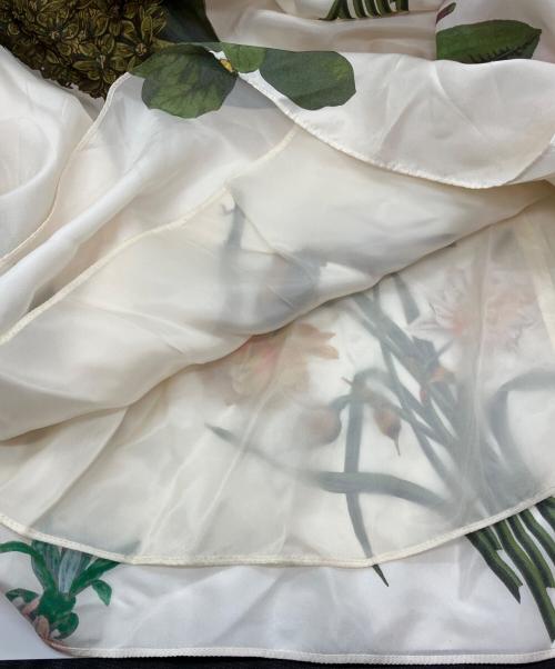 CABAN（キャバン）CABaN (キャバン) BIRDSINGING シルクロングワンピース　39064106501 アイボリー サイズ:Freeの古着・服飾アイテム
