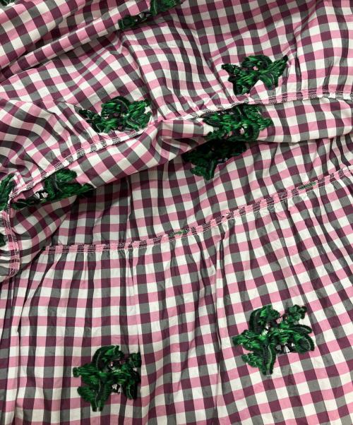 RED VALENTINO（レッドヴァレンティノ）RED VALENTINO (レッドヴァレンティノ) ギンガムチェック×スズラン ワンピース　VR3VAW305LM ホワイト/ブラック/ピンク サイズ:40の古着・服飾アイテム