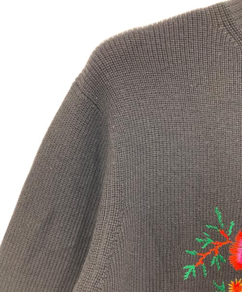 tricot COMME des GARCONS（トリココムデギャルソン）tricot COMME des GARCONS (トリココムデギャルソン) フラワー刺繍タートルネックニット ブラック サイズ:Freeの古着・服飾アイテム