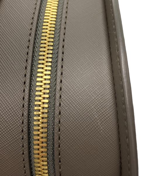 A.P.C.（アーペーセー）A.P.C. (アーペーセー) ハーフムーンショルダーバッグ グレー サイズ:下記参照の古着・服飾アイテム