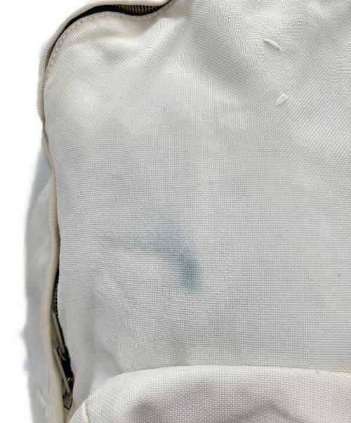 Maison Margiela 11（メゾンマルジェラ 11）Maison Margiela 11 (メゾンマルジェラ 11) ステレオタイプ バックパック ホワイトの古着・服飾アイテム