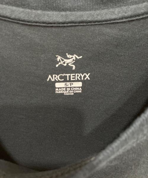 ARC'TERYX（アークテリクス）ARC'TERYX (アークテリクス) プリントTシャツ ネイビー サイズ:Sの古着・服飾アイテム
