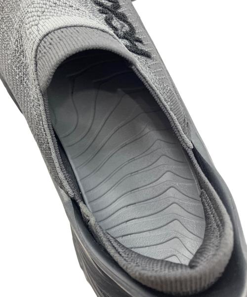 HOKAONEONE（ホカオネオネ）HOKAONEONE (ホカオネオネ) シューズ グレー サイズ:27の古着・服飾アイテム