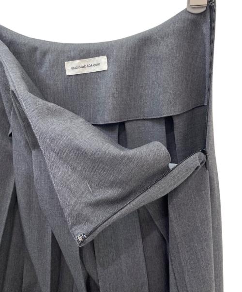 studiolab404.com（スタジオラボ404ドットコム）studiolab404.com (スタジオラボ404ドットコム) Angels Factory Pleated Skirt グレー サイズ:-の古着・服飾アイテム