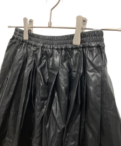 TORRAZZO DONNA（トラッゾドンナ）TORRAZZO DONNA (トラッゾドンナ) エコレザーバルーンスカート ブラック サイズ:FREEの古着・服飾アイテム