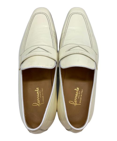 Ferrante（フェランテ）Ferrante (フェランテ) エナメル コインローファー ホワイト サイズ:7　1/2の古着・服飾アイテム