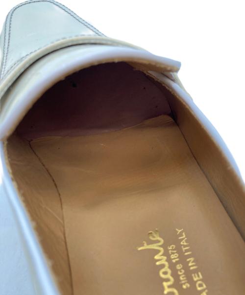 Ferrante（フェランテ）Ferrante (フェランテ) エナメル コインローファー ホワイト サイズ:7　1/2の古着・服飾アイテム