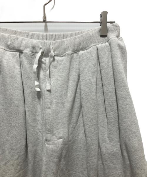 ANCELLM（アンセルム）ANCELLM (アンセルム) 3/4 TUCK SWEAT SHORTS ライトグレー サイズ:2の古着・服飾アイテム