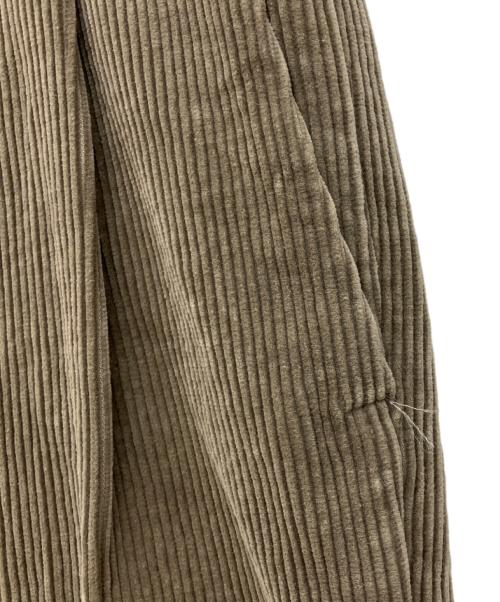 MARKA（マーカ）MARKA (マーカ) 2TUCK COCOON FIT コーデュロイパンツ ブラウン サイズ:3の古着・服飾アイテム