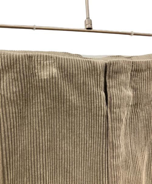 MARKA（マーカ）MARKA (マーカ) 2TUCK COCOON FIT コーデュロイパンツ ブラウン サイズ:3の古着・服飾アイテム