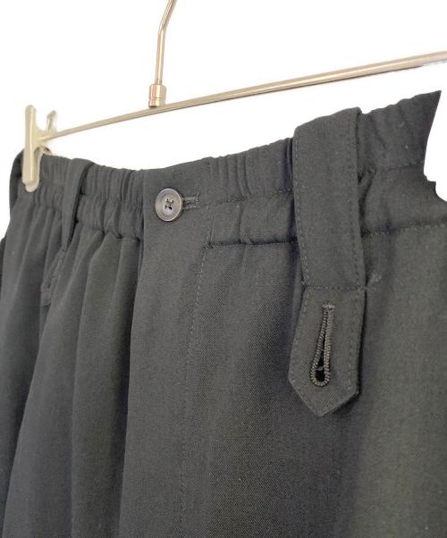 Yohji Yamamoto pour homme（ヨウジヤマモト プールオム）Yohji Yamamoto pour homme (ヨウジヤマモト プールオム) 後ろプリーツ細パンツ ブラック サイズ:2の古着・服飾アイテム