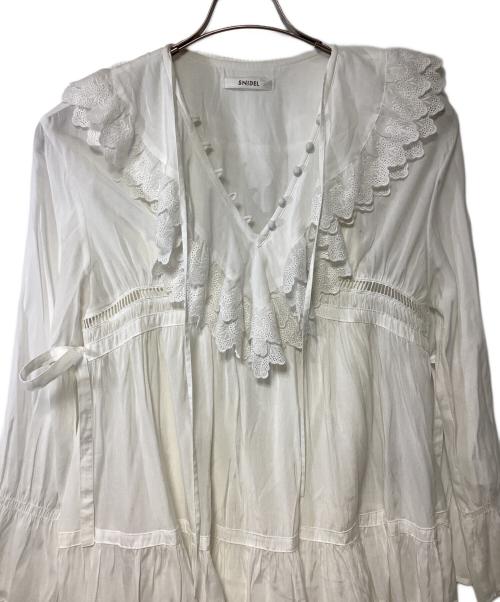 Snidel（スナイデル）Snidel (スナイデル) コットンライクラッフルカラーチュニック ホワイト サイズ:Fの古着・服飾アイテム
