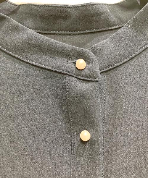 SHIPS（シップス）SHIPS (シップス) ストレッチ ジョーゼット プリーツ ブラウス ネイビー サイズ:M 未使用品の古着・服飾アイテム