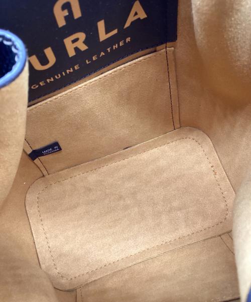 FURLA（フルラ）FURLA (フルラ) MIASTELLA ミニバケットバッグ ブラックの古着・服飾アイテム