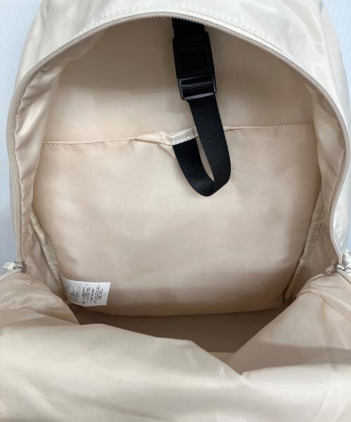 emmi（エミ）emmi (エミ) eco 撥水レザーパイピングギャザーボディーバックパック アイボリーの古着・服飾アイテム