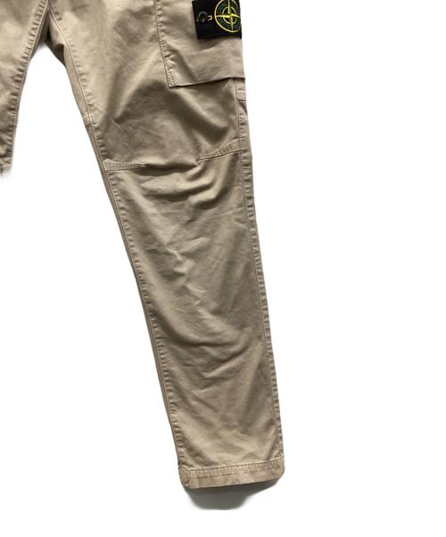 STONE ISLAND（ストーンアイランド）STONE ISLAND (ストーンアイランド) ガーメントダイ加工カーゴパンツ ベージュ サイズ:31の古着・服飾アイテム